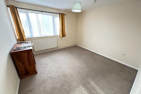 2 bedroom flat to rent, Flat 3 Putteridge Road, Luton, Bedfordshire, LU2 8HG