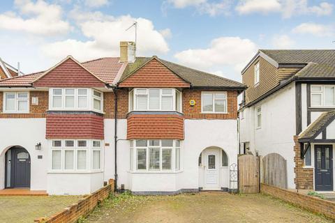 3 bedroom house to rent, Beech Way, Twickenham TW2