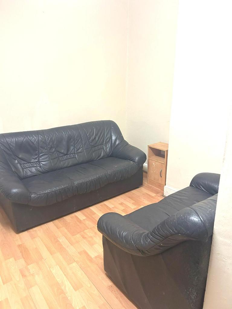 2 bed flat in Harrow