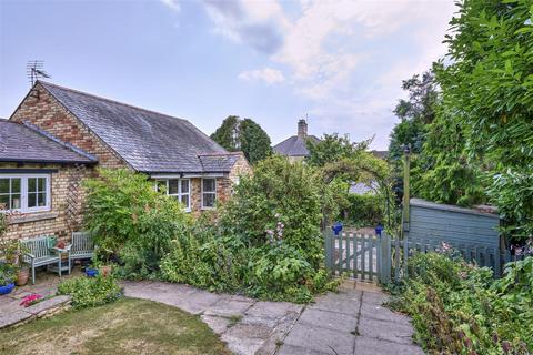 2 bedroom bungalow for sale, Spurlings, Oundle