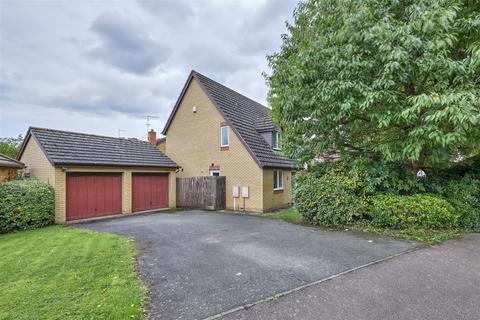 4 bedroom detached house for sale, Sutton Road, Oundle