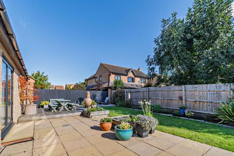 4 bedroom detached house for sale, Hillfield Road, Oundle