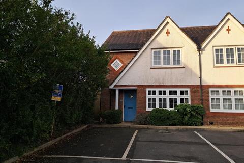 3 bedroom semi-detached house to rent, 37 Parc Llwyn Celyn, St Clears