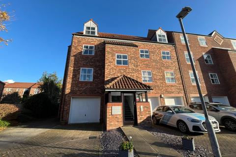 2 bedroom flat to rent, Nursery Gardens, Thirsk, North Yorkshire, YO7