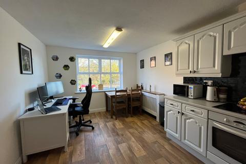 2 bedroom flat to rent, Nursery Gardens, Thirsk, North Yorkshire, YO7