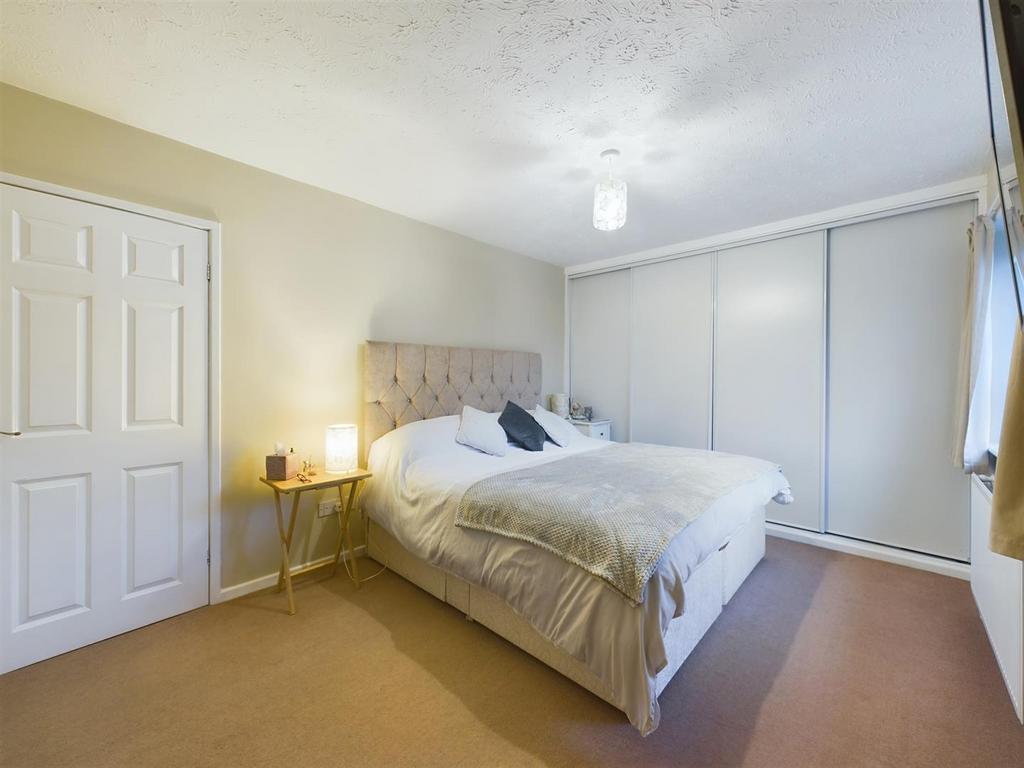 Bed1.jpg