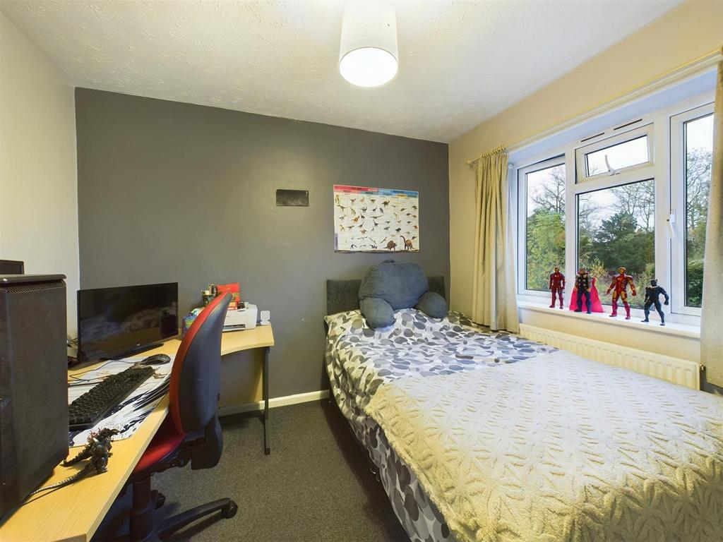 Bed3b.jpg