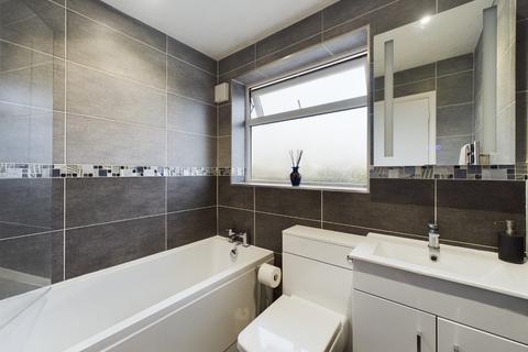 102 Ash Rise, Northampton, NN2 8ST