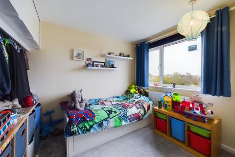 102 Ash Rise, Northampton, NN2 8ST