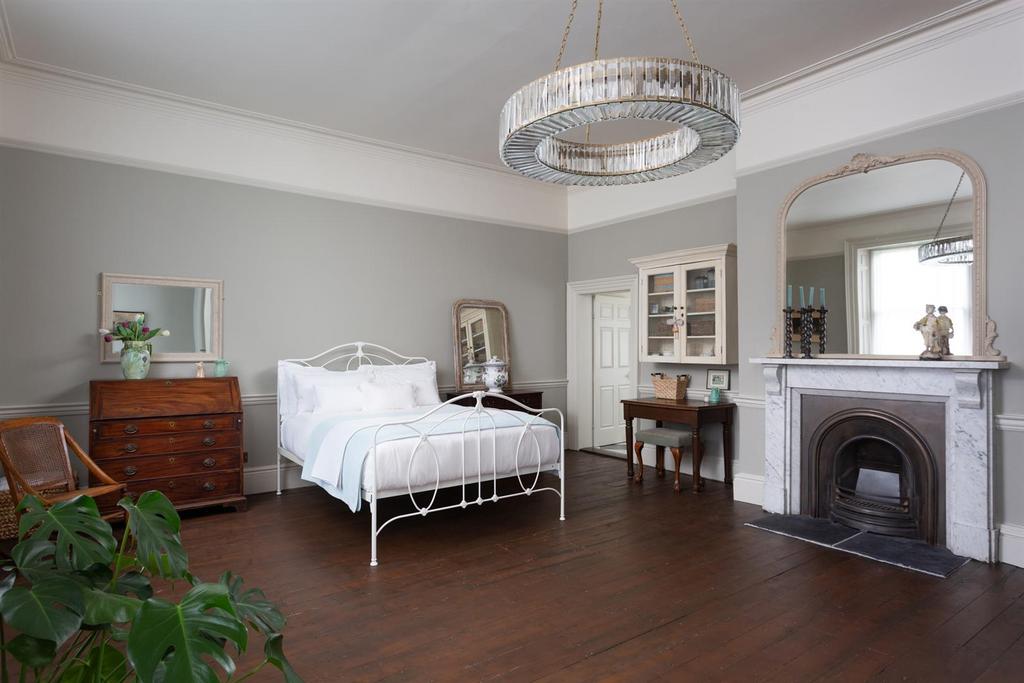 Principal Bedroom Suite