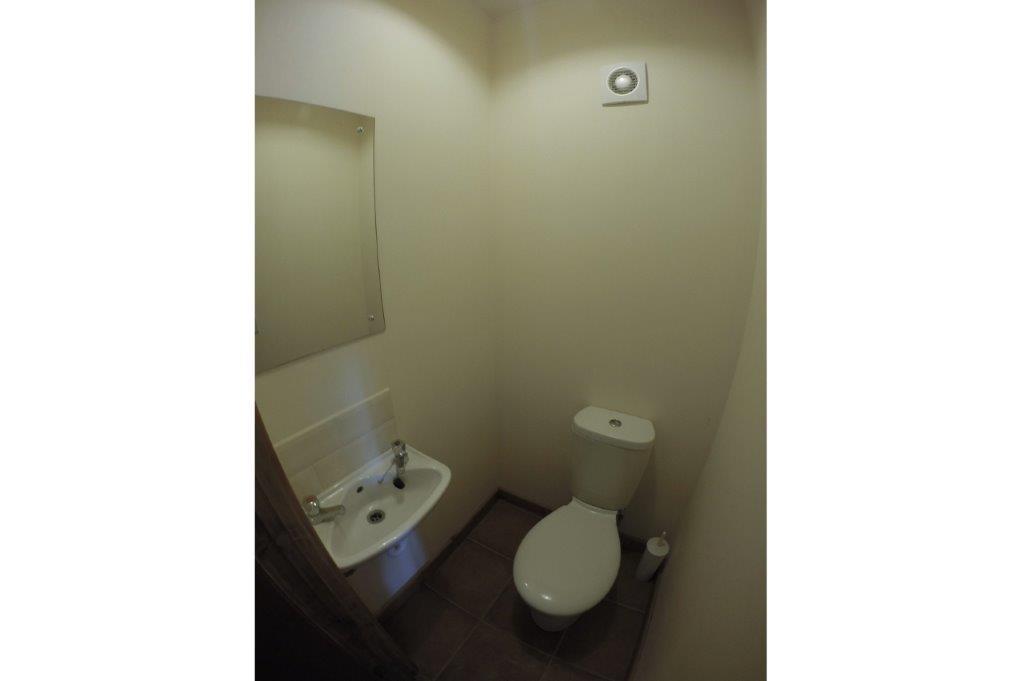 70 BR07 Toilet 1st Floor.jpg