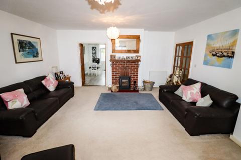 4 bedroom detached house for sale, Chichester Avenue, Hayling Island