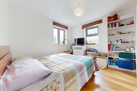 2 bedroom flat for sale, Station Road New Barnet