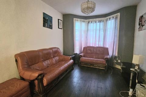 3 bedroom terraced house for sale, Malvern Road, London, Tottenham