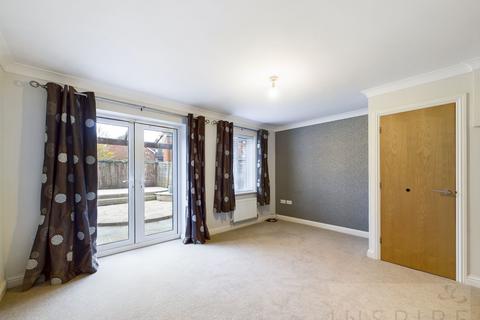 3 bedroom property to rent, The Hemsleys, Crawley RH11