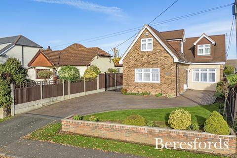 4 bedroom bungalow for sale, Burnt House Lane, Ingatestone, CM4