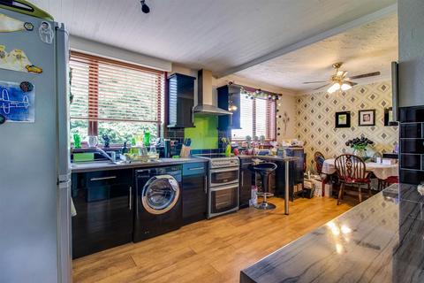 3 bedroom semi-detached house for sale, Barden Road, Wakefield WF1