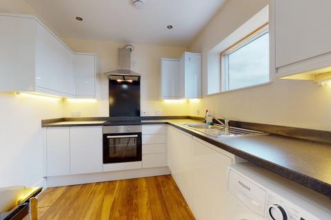 2 bedroom flat for sale, Chingford Mount Road