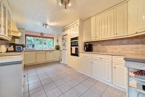 4 bedroom semi-detached house for sale, Elm Grove, Orpington