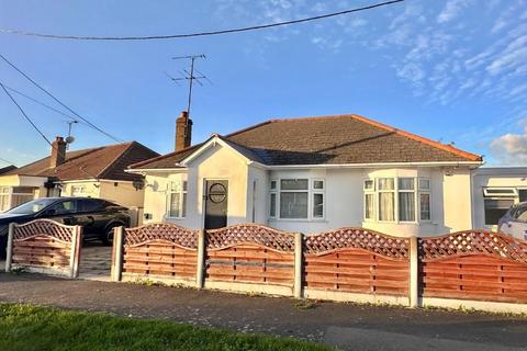 4 bedroom bungalow for sale, The Parkway, Canvey Island