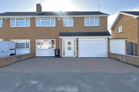 5 bedroom semi-detached house for sale, Peebles Way, Leicester LE4