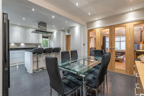16 Fern Rise, Elland, HX5 9QP