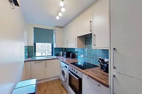 2 bedroom flat to rent, Dalgety Road, Edinburgh, EH7