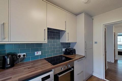 2 bedroom flat to rent, Dalgety Road, Edinburgh, EH7