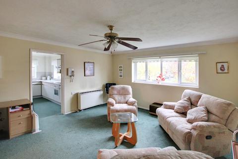 2 bedroom retirement property for sale, Peregrine Gardens, Shirley