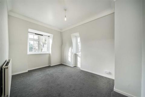 2 bedroom flat to rent, Greenbay Road, London SE7