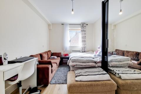 2 bedroom flat for sale, Chingford Mount Road