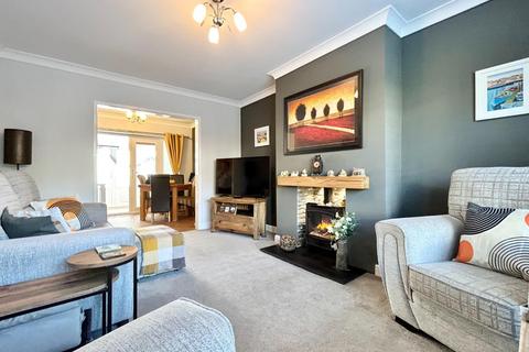 3 bedroom semi-detached house for sale, Springfield Close, Darfield