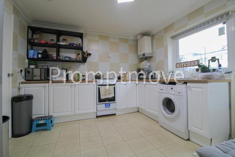 3 bedroom terraced house to rent, Surrey Street Luton LU1 3BX