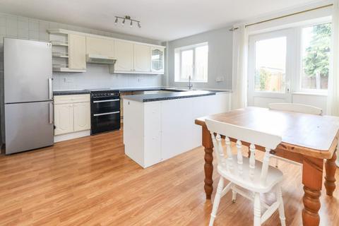 3 bedroom terraced house for sale, Washburn Close, Bedford