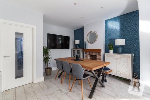 22 Kings Drive, Gravesend, DA12 5BG