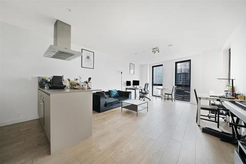 1 bedroom apartment for sale, Williamsburg Plaza, London E14