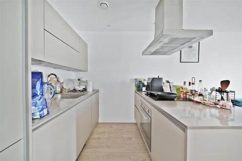 1 bedroom apartment for sale, Williamsburg Plaza, London E14