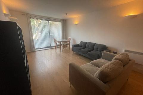 2 bedroom flat to rent, Isaac Way, Manchester,