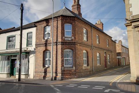 3 bedroom end of terrace house for sale, Chapel Street, Alford LN13