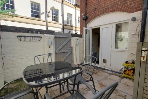 3 bedroom end of terrace house for sale, Chapel Street, Alford LN13