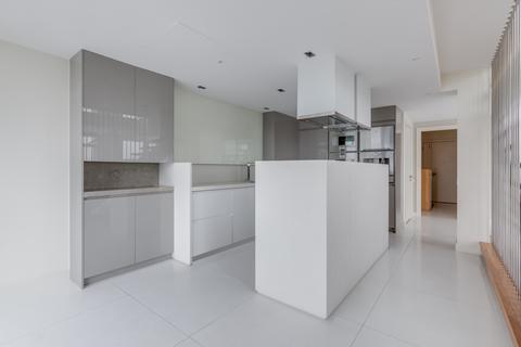 2 bedroom flat for sale, Pan Peninsula Square, London