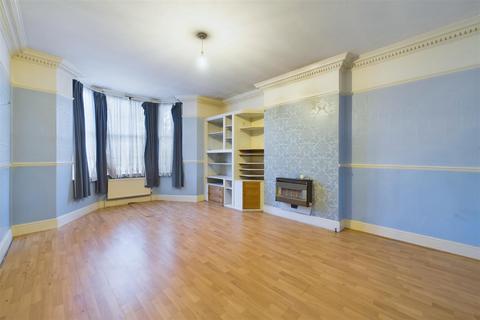 4 bedroom flat for sale, Thurleigh Mansions, Thurleigh Road, London, SW12