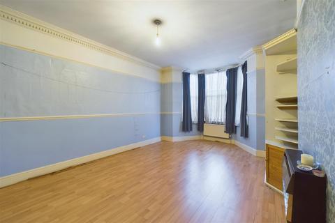 4 bedroom flat for sale, Thurleigh Mansions, Thurleigh Road, London, SW12