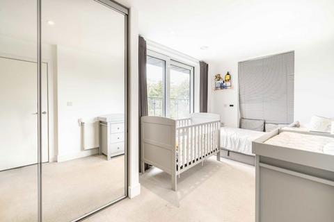 2 bedroom flat for sale, Hartfield Road, London SW19