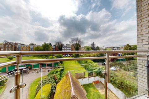 2 bedroom flat for sale, Station Road New Barnet