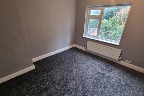 3 bedroom detached house to rent, Gerard Avenue, Coventry, CV4 8GA