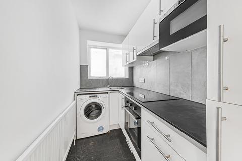 4 bedroom maisonette to rent, St. Cuthberts Road, London