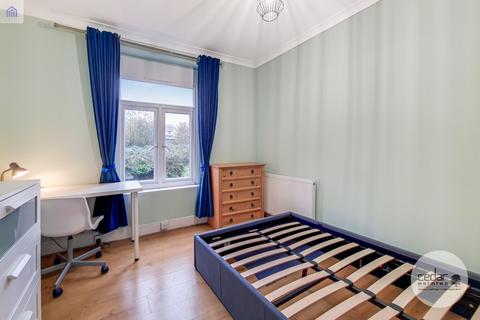 3 bedroom flat to rent, Fordwych Road, West Hampstead NW2