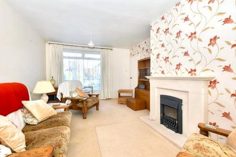 3 bedroom semi-detached house for sale, Old Farm Drive, Leeds, West Yorkshire