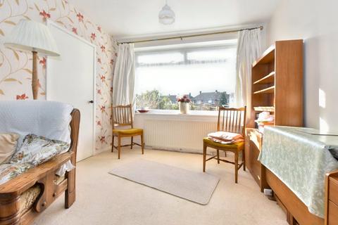 3 bedroom semi-detached house for sale, Old Farm Drive, Leeds, West Yorkshire